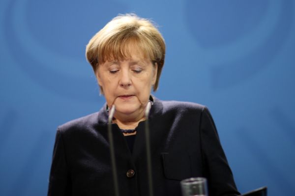 Merkel'den garip 'terör' kararı: Sınırdışı edilecekler