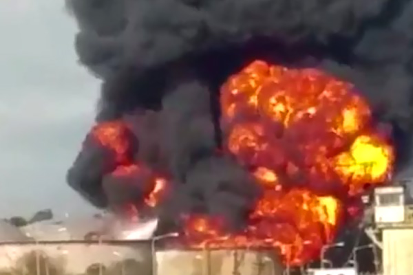 İsrail'de petrol rafinerisinde yangın