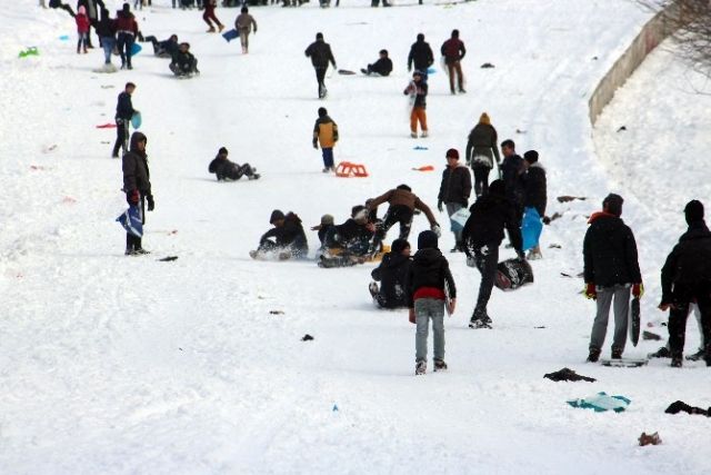 Ağrı'da eğitime kar arası