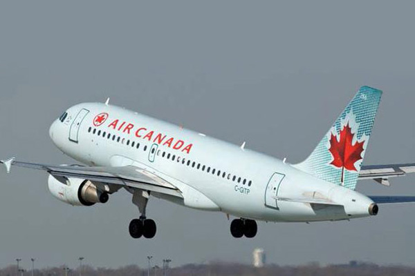 Çocuk yolcu uçakta öldü!