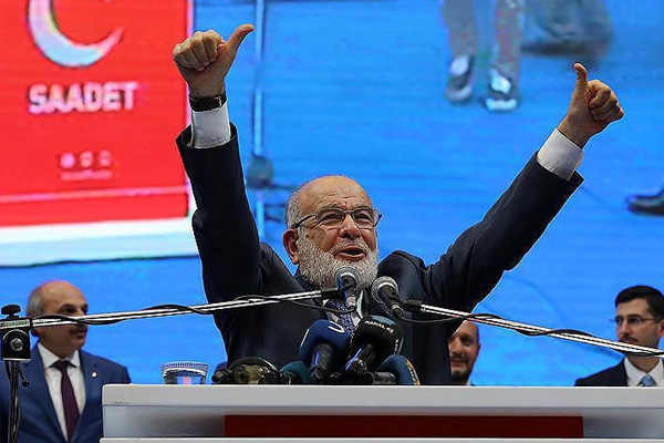 Karamollaoğlu, Pakistan'ın Ankara Büyükelçisi'ni ziyaret etti