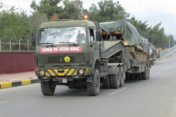 Suriye sınırına askeri sevkiyat yapıldı