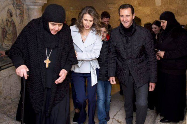 Esed, Hristiyanlarla ayin yaptı