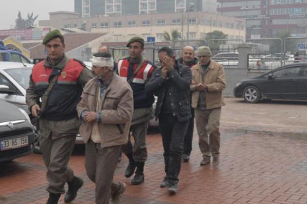 Bombalı araç sandılar, çalıntı koyun çıktı