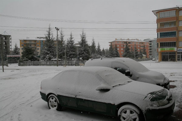 Ankara-Konya yolu ulaşıma kapandı