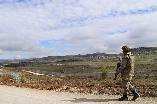 Sınırlarda 2 bin 235 kaçak yakalandı