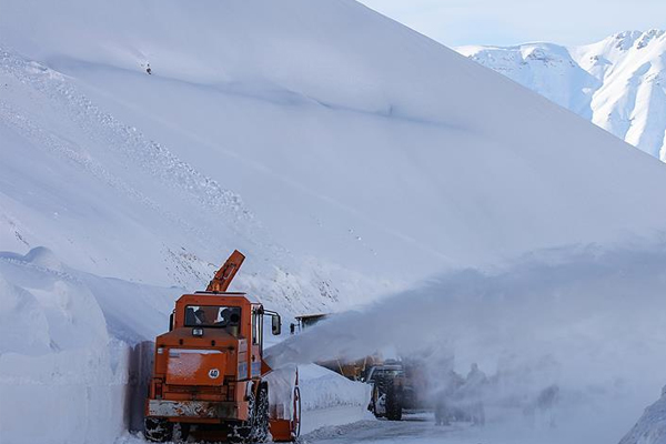 'Dokuzuncu gezegen'de kar mücadelesi