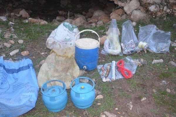 PKK'ya ait 3 sığınak ele geçirildi
