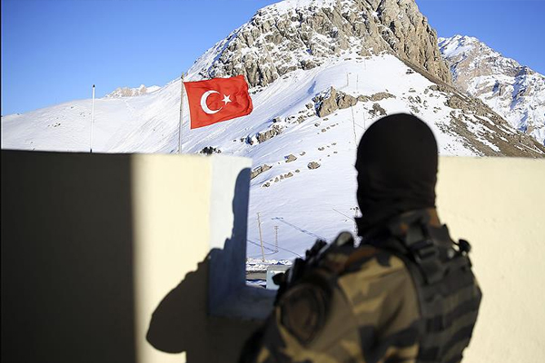 PKK'nın kaçırdığı kız çocuğu askere sığındı