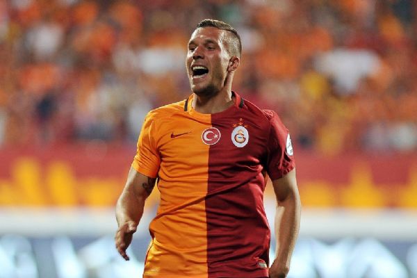 Podolski'ye müthiş ücret