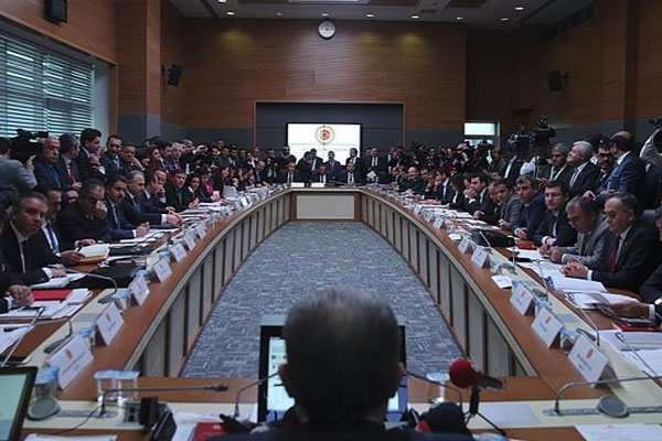 Anayasa metninde 10 madde kabul edildi