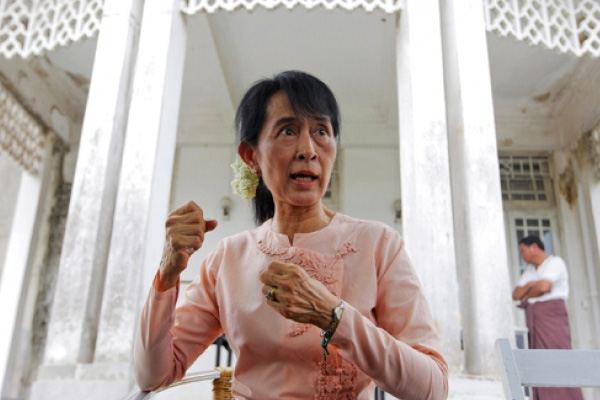 'Özgürlük vaadiyle geldi, zulme ortak oldu'