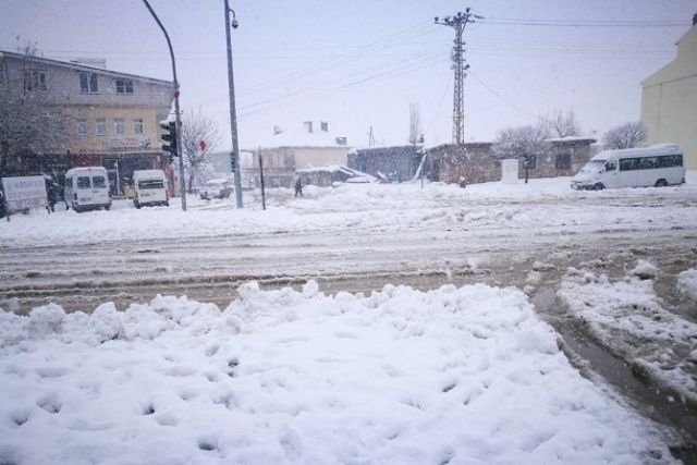 Ankara'da okullar bir gün tatil edildi