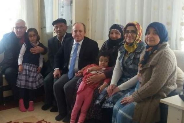 AK Parti'den şehit ailesine ziyaret