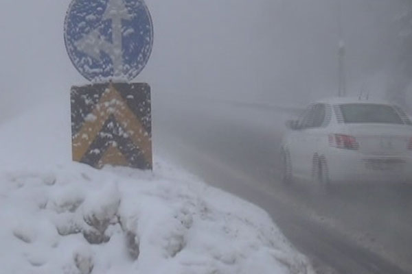 Bolu Dağı’nda kar ve sis