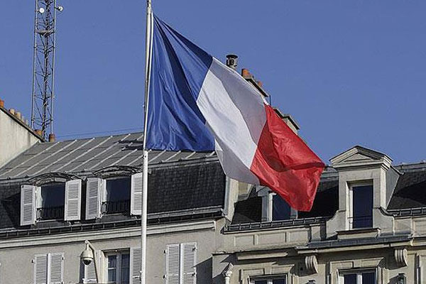 Fransa'ya 2017'ye seçimler damga vuracak