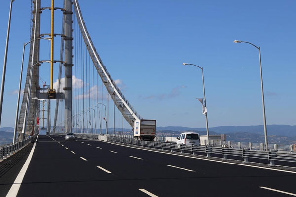 Osman Gazi Köprüsü'nün geçiş ücreti düşürüldü