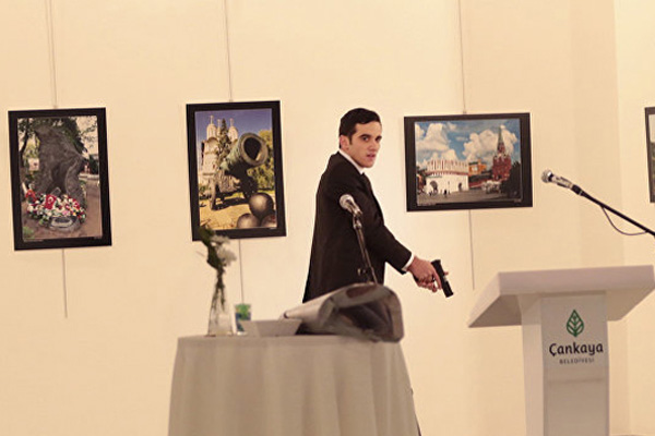 Büyükelçi saldırganının telefon şifresi Apple'dan istenecek