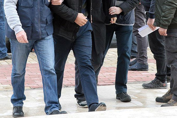 FETÖ operasyonunda 8 akademisyen tutuklandı