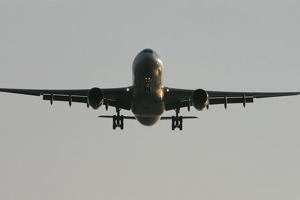 İran'da yolcu uçağı zorunlu iniş yaptı