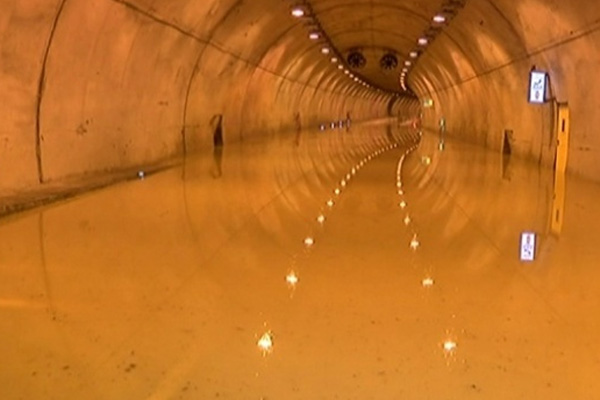 İstanbul’da tüneli su bastı