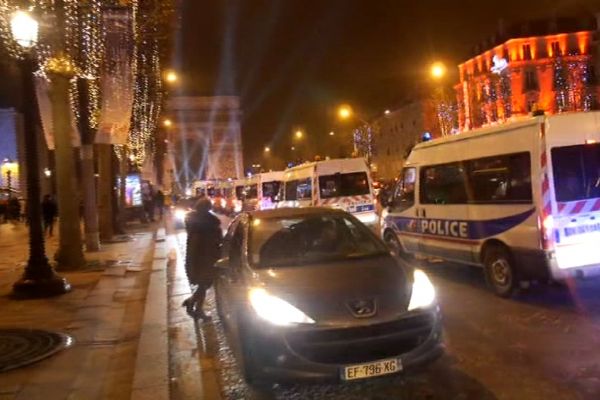 Fransa’da 300 gözaltı