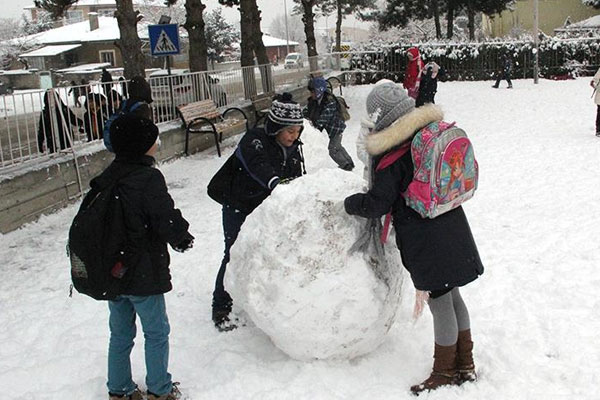 Mersin'de eğitime kar engeli