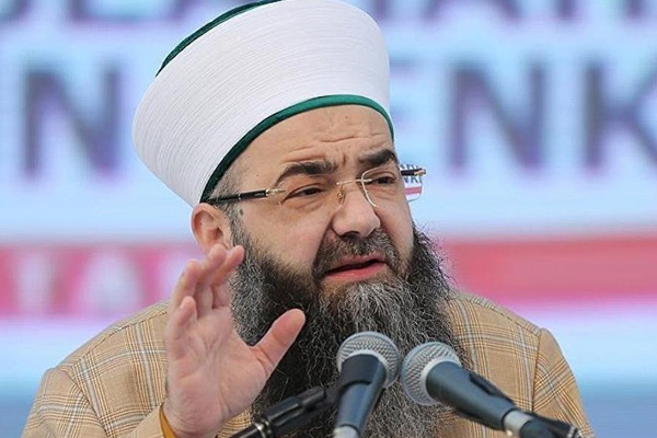 Cübbeli Ahmet: Satranç oynamaktansa ateşi tutmak daha hayırlı