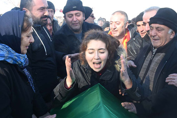 Yürek yakan feryat: Gözlerin açık gitmedi değil mi?