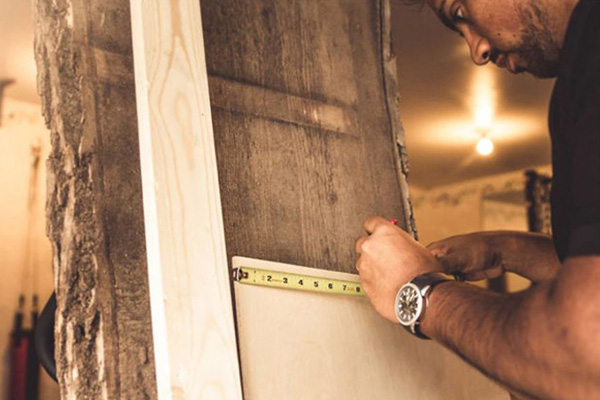 110 yıllık piyanoyu bakın neye dönüştürdü