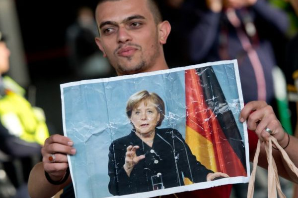 Almanya, eğitimli mültecileri 'stajyer' olarak kullanmayı planlıyor