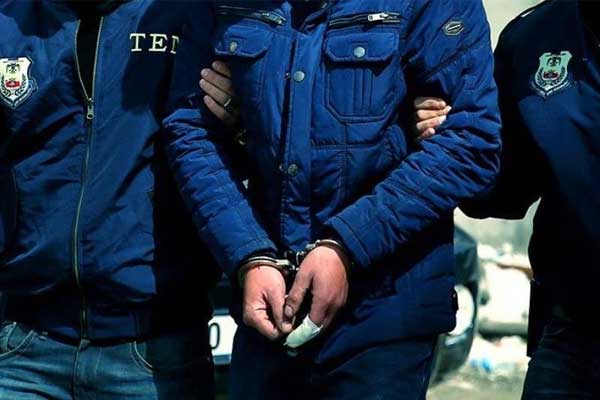Çatıda yakalanan FETÖ'cü tutuklandı