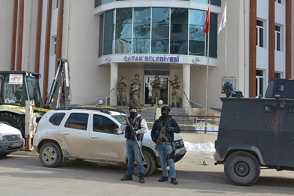 DBP'li belediye başkanı gözaltında