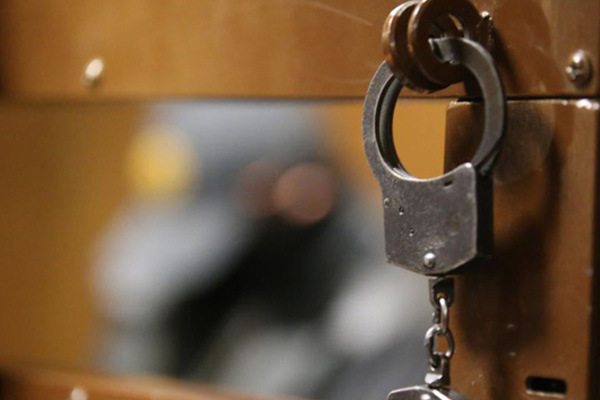 Rusya'da 100 kişi gözaltında öldü