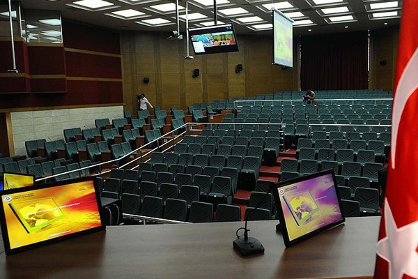 FETÖ'nün 'infaz koruma memurları imamı' tutuklandı