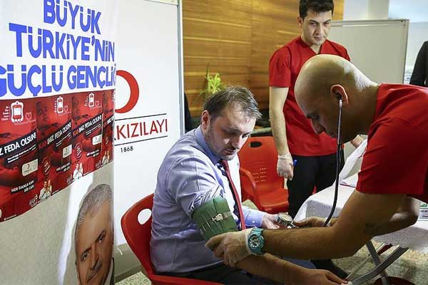 AK Parti Gençlik Kollarından kan bağışı