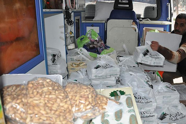 Esnaftan sınır ötesindeki askere baklava