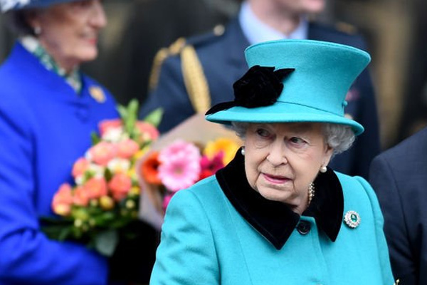 Kraliçe Elizabeth az kalsın vurulacaktı