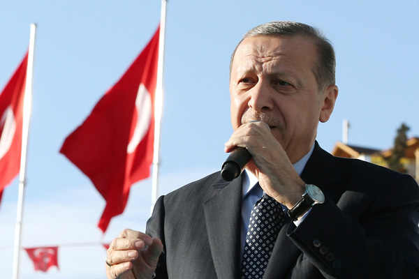 'ABD elinden gelse bizi bir kaşık suda boğacak'