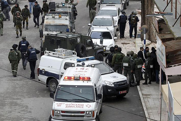İsrail'de kamyon askerlerin bulunduğu alana girdi