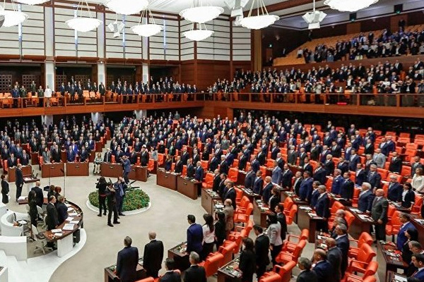 'Anayasa Meclis’ten geçmezse erken seçim kapıda'