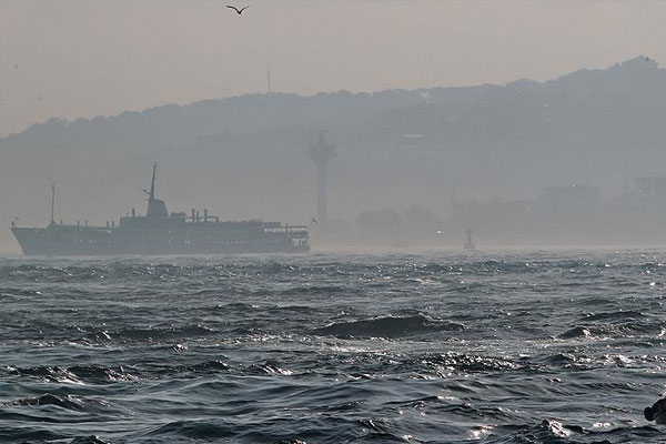 İstanbul Boğazı gemi geçişlerine kapatıldı
