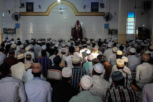 Myanmar'da Budistler Müslümanların etkinliğini engelledi