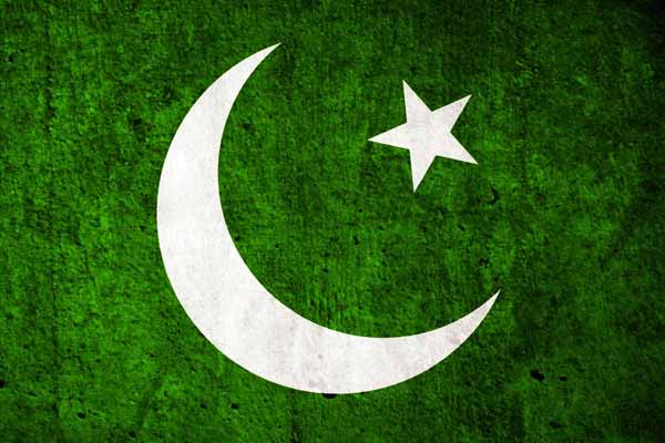 Pakistan'da askeri mahkemeler kaldırıldı