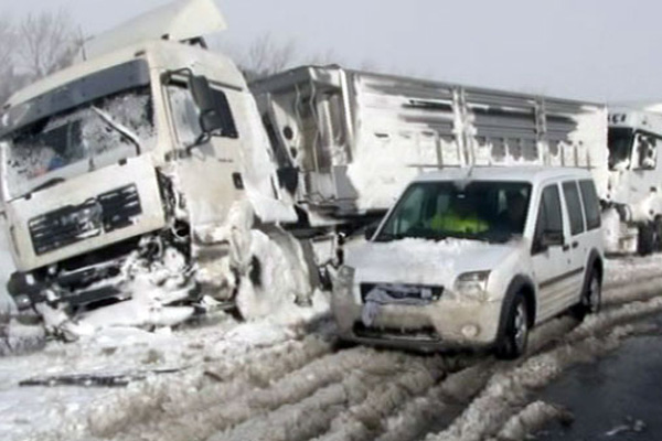 İstanbul'da TIR'lara kar yasağı