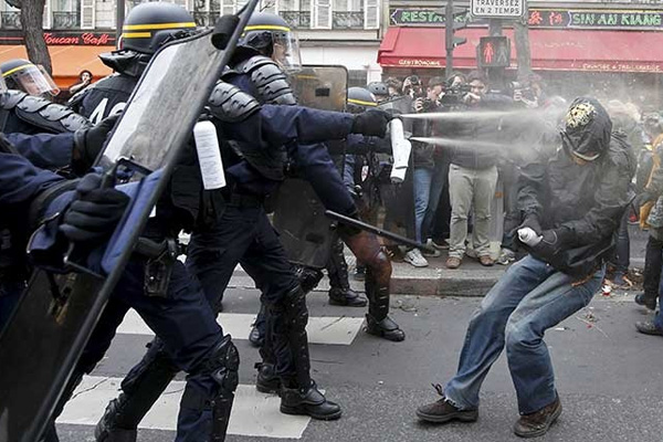 Fransa'da İslam'a 'resmi' hakaret