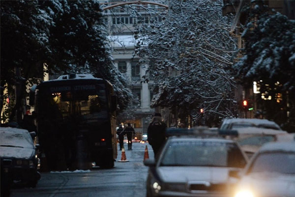 Yunanistan'da polise silahlı saldırı