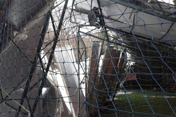 İstanbul’da halı sahanın çatısı çöktü