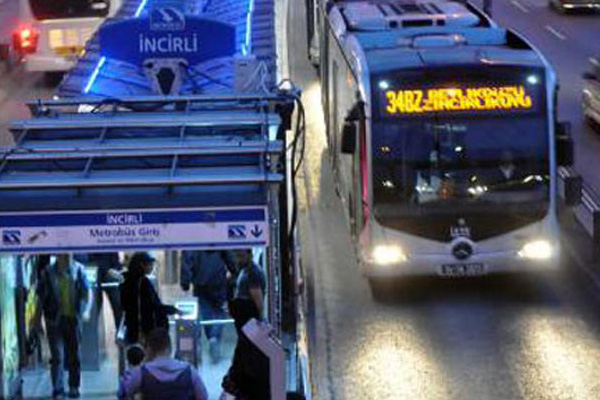 Metro ve metrobüs seferleri sabaha kadar sürecek