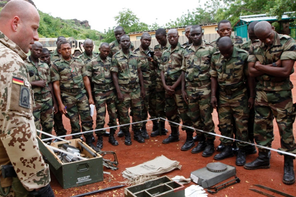 Almanya Mali'de asker sayısını artırıyor